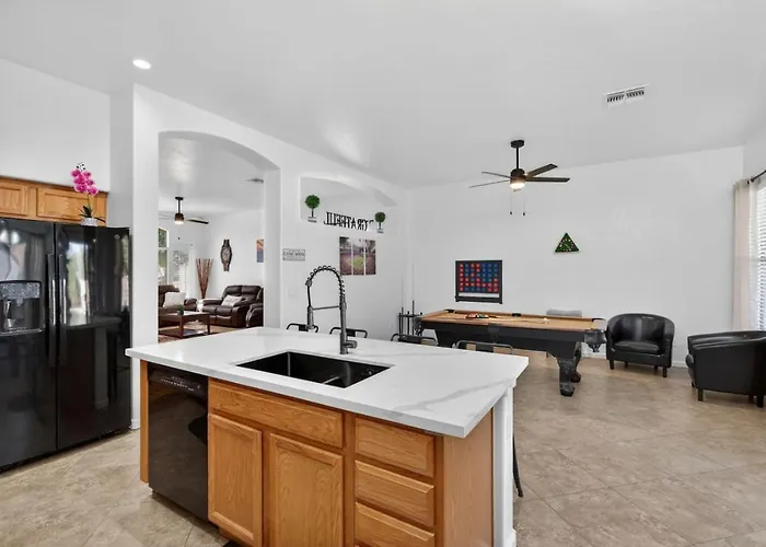 Pickleball 6 Min To Cardinals Dt Phx 25 Min Holiday home